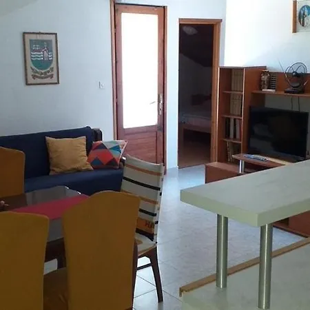 Apartman With Parking Space Komiza, Vis - 22657